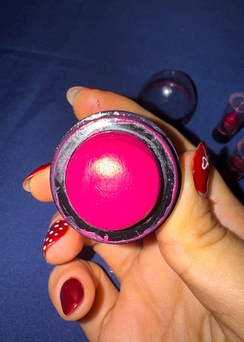 SEPHORA Kiss Me Koyu Pembe Dudak Parlatıcısı - Görsel 9