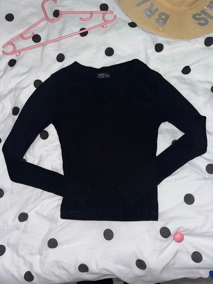 Uzun Kollu Siyah V Yaka Kadın Triko - Görsel 2