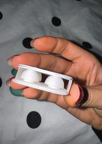 Yeşil Silikon AirPods Kılıfı + iç kulaklık silikonu - Görsel 11