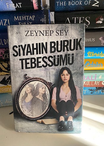 Siyahın Buruk Tebessümü - Zeynep Sey