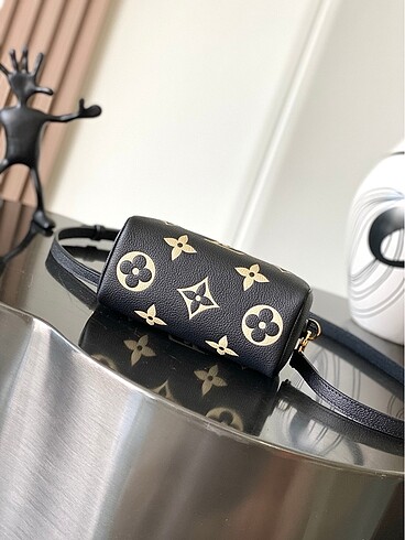 Beden siyah Renk Louis Vuitton nano speedy çantası