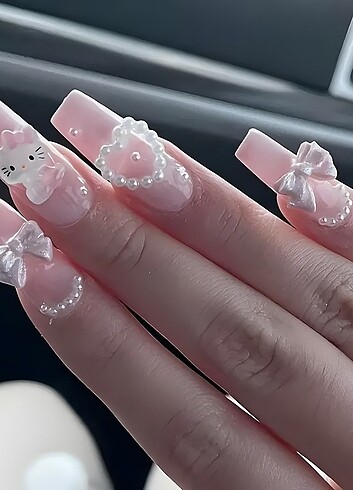 Hello Kitty Temalı Takma Tırnak