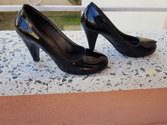 36 Beden siyah Renk Missshoes Siyah Rugan Topuklu Ayakkabı 