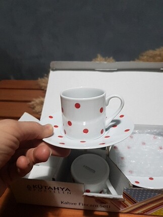 universal Beden Kütahya porselen puantiyeli 8 parça türk kahve fincanı 