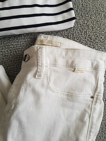 27 Beden beyaz Renk Mavi Jeans Alissa Dar Paça Beyaz Jean