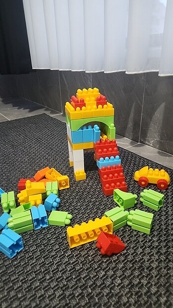 Oyuncak lego.