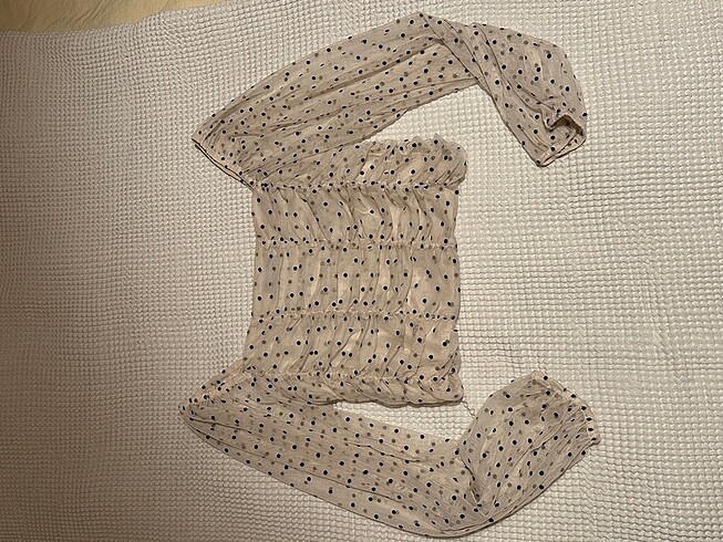 s Beden BERSHKA Puantiyeli uzun kollu şık crop