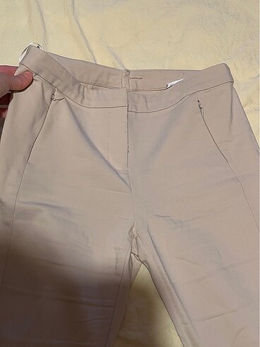 Forever New dar kesim bej pantolon