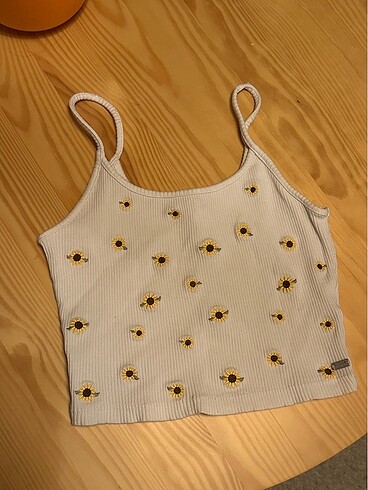 Pull & Bear mini üst crop papatyalı çiçekli beyaz