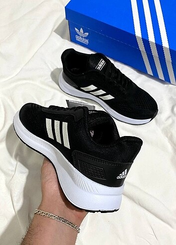 tek ebat Beden ????? Adidas Run Triko Ayakkabı?????
