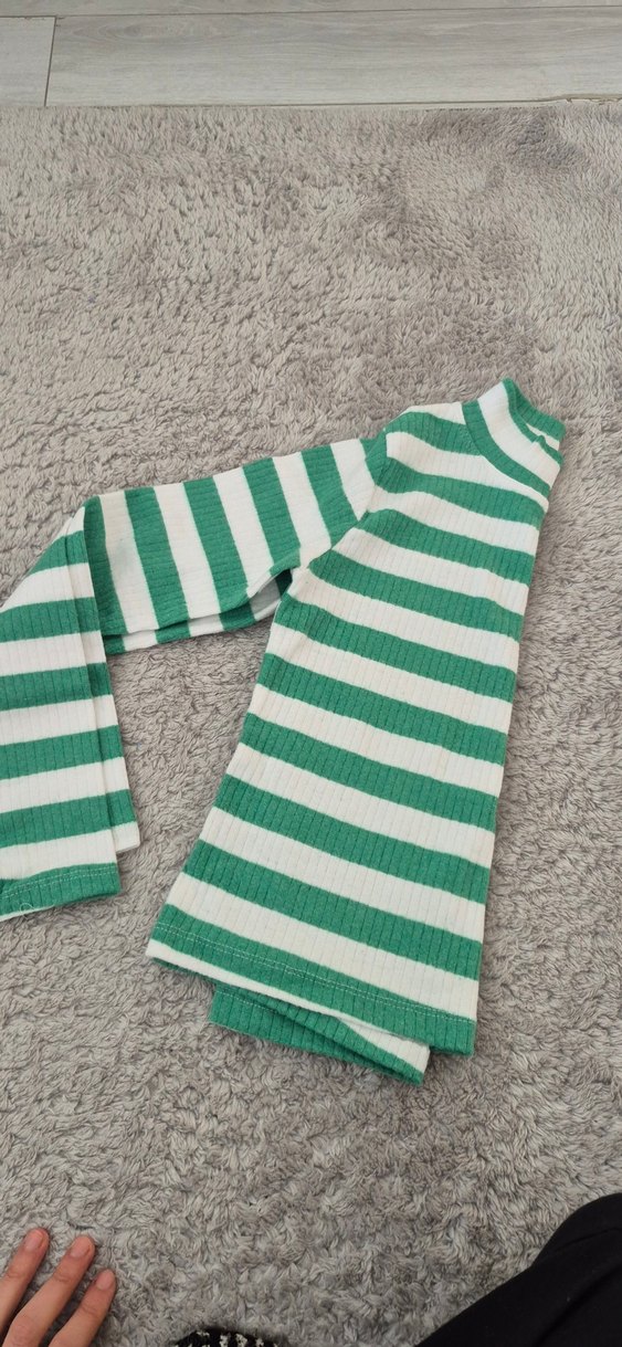 Yeşil Beyaz Çizgili Boğazlı Triko Kazak - Görsel 2