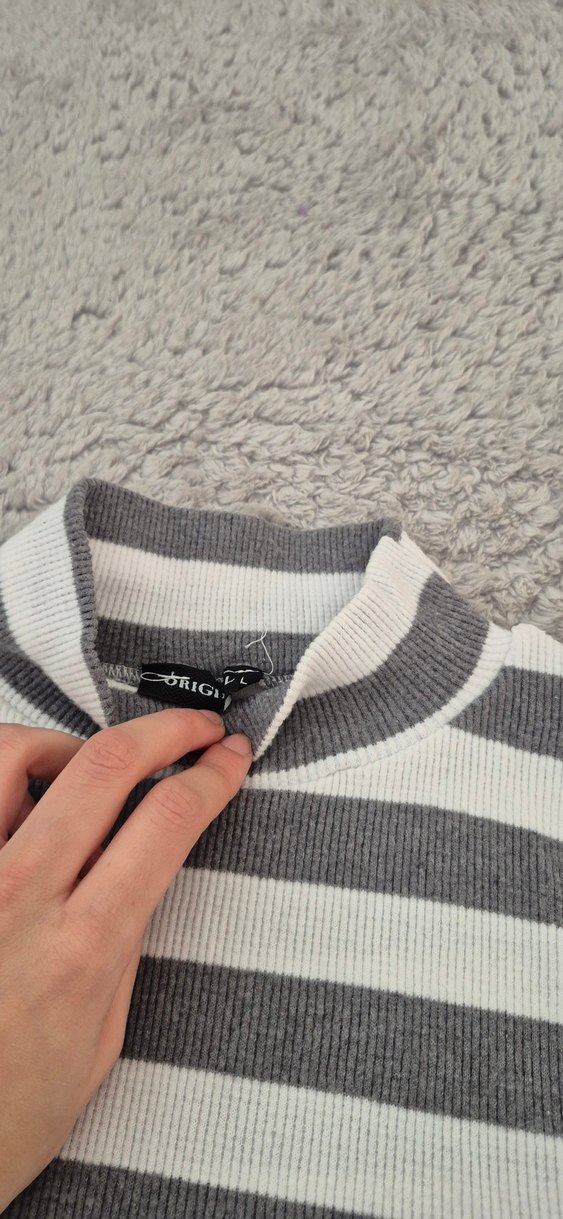 Gri Çizgili Balıkçı Yaka Kadın Kazak - Görsel 3