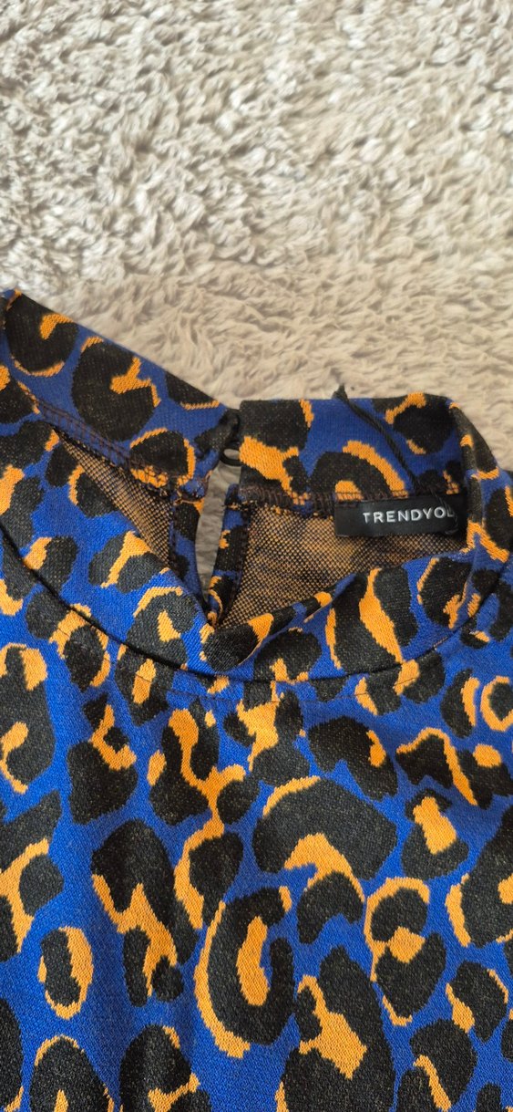 Kadın Mavi Yılan Desenli Bluz - Görsel 4