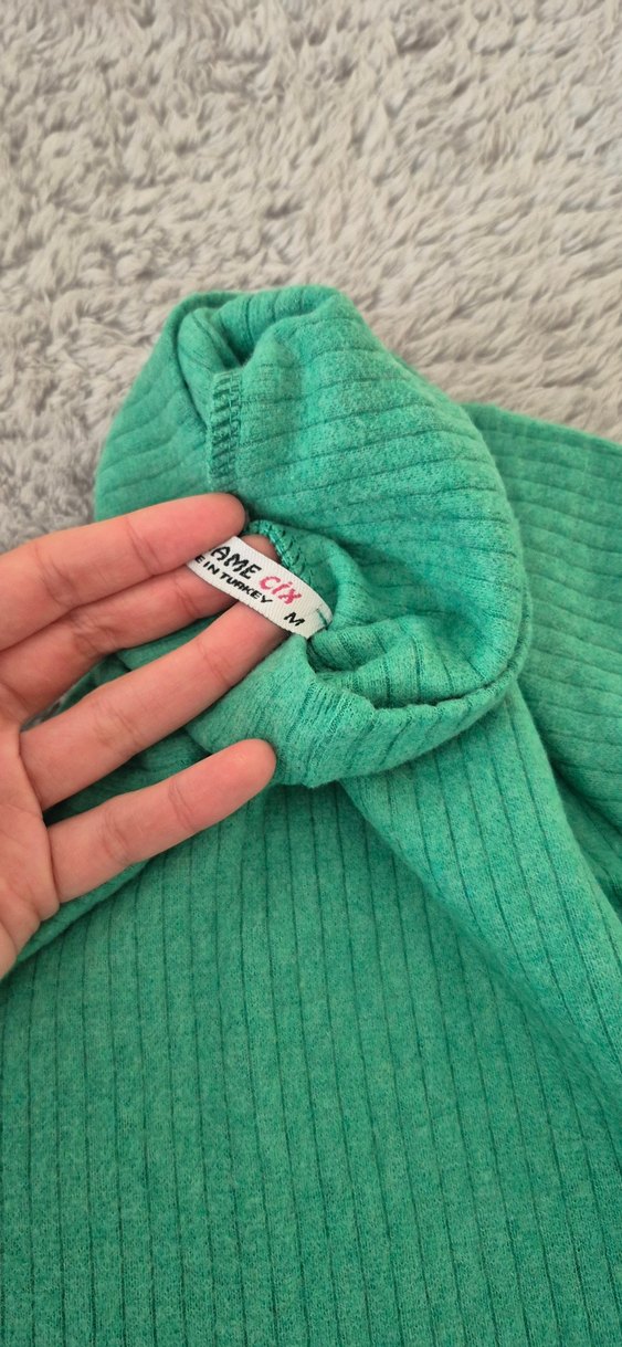 Yeşil Yünlü Boğazlı Triko Kazak - Görsel 4