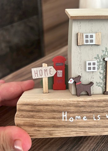 Bej Ahşap Ev Dekoru Yazılı - Görsel 4