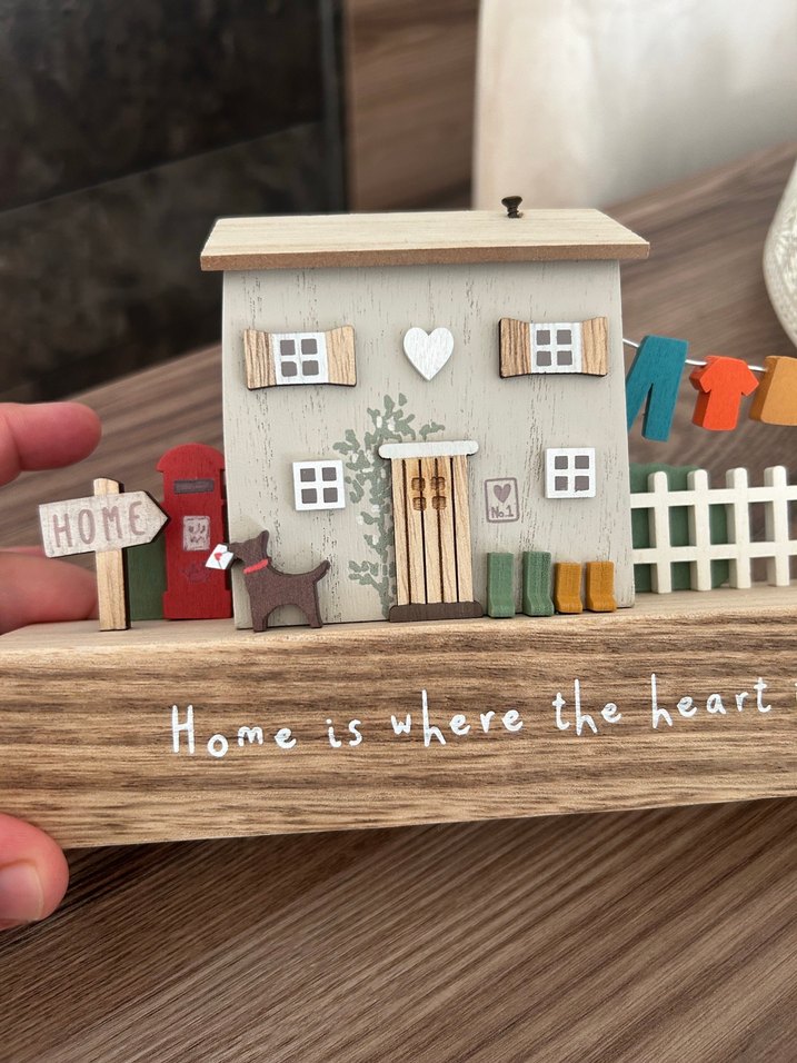 Bej Ahşap Ev Dekoru Yazılı - Görsel 5