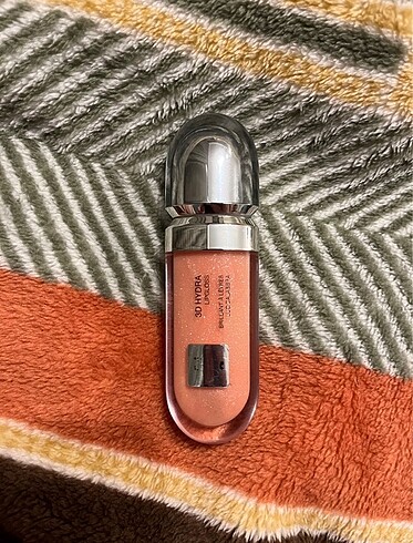 Beden Kiko gloss 04 pearly peach rose