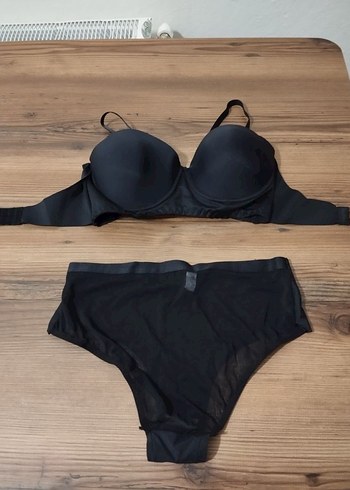 Siyah Minimalist Gotik Sütyen ve Külot Takımı