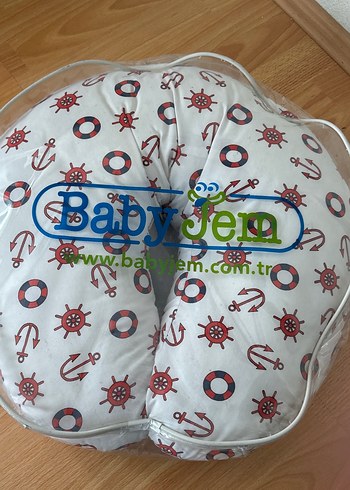 Beyaz Desenli Renkli Emzirme ve Hamile Yastığı - Görsel 4