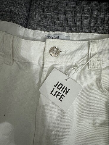 m Beden Bershka beyaz pantolon