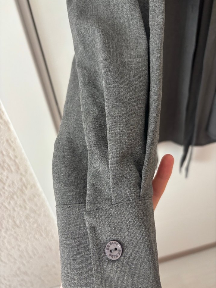 Gri Düğmeli Kadın Ofis Gömleği - Görsel 5