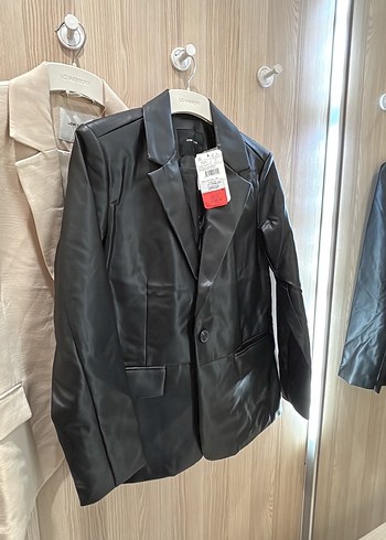 Düğmeli Siyah Deri Kadın Ceket - Görsel 2