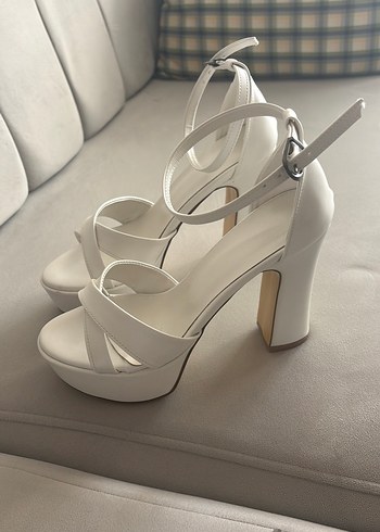 Beyaz Minimalist Stiletto Topuklu Kadın Ayakkabı - Görsel 2