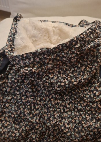 Çiçek Desenli Kız Çocuk Kürklü Yelek - Görsel 5