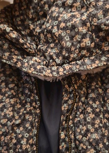 Çiçek Desenli Kız Çocuk Kürklü Yelek - Görsel 3