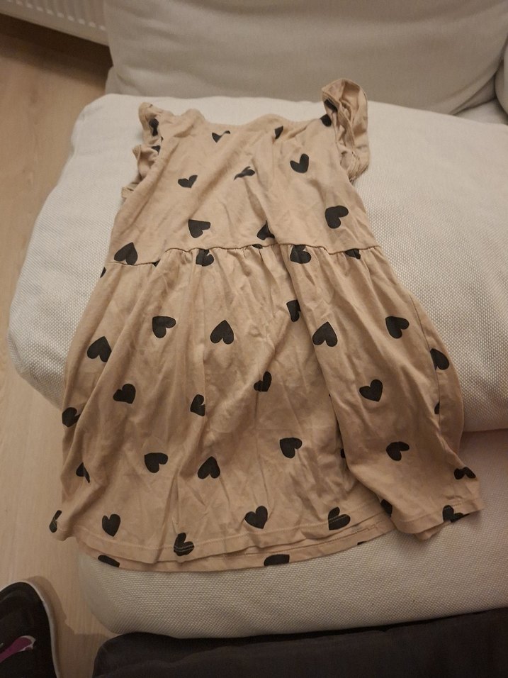 Kız Çocuk Kolsuz Bej Kalp Desenli Elbise - Görsel 3