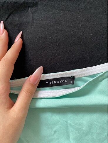Trendyol & Milla Yeşil crop