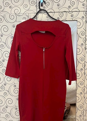 Kırmızı elbise - Görsel 2