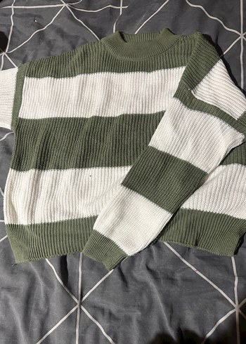 Gri-Yeşil Çizgili Örgü Boğazlı Kazak - Görsel 2