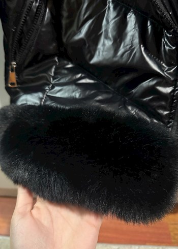 Siyah parlak Kürklü Kadın Mont - Görsel 2