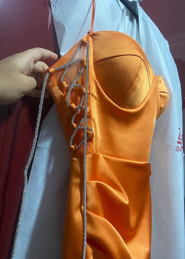 Turuncu abiye elbise - Görsel 3