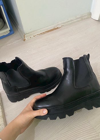 Siyah Platform Topuklu Lastik Bot - Görsel 3