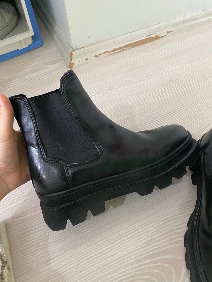 Siyah Platform Topuklu Lastik Bot - Görsel 4