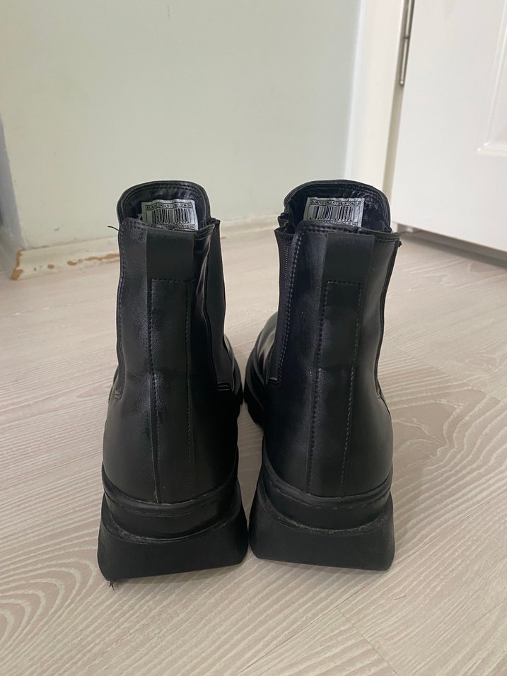 Siyah Platform Topuklu Lastik Bot - Görsel 2