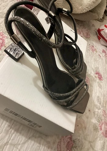 Gri parlak topuklu Kadın Ayakkabı - Görsel 2