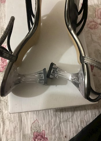 Gri parlak topuklu Kadın Ayakkabı - Görsel 4