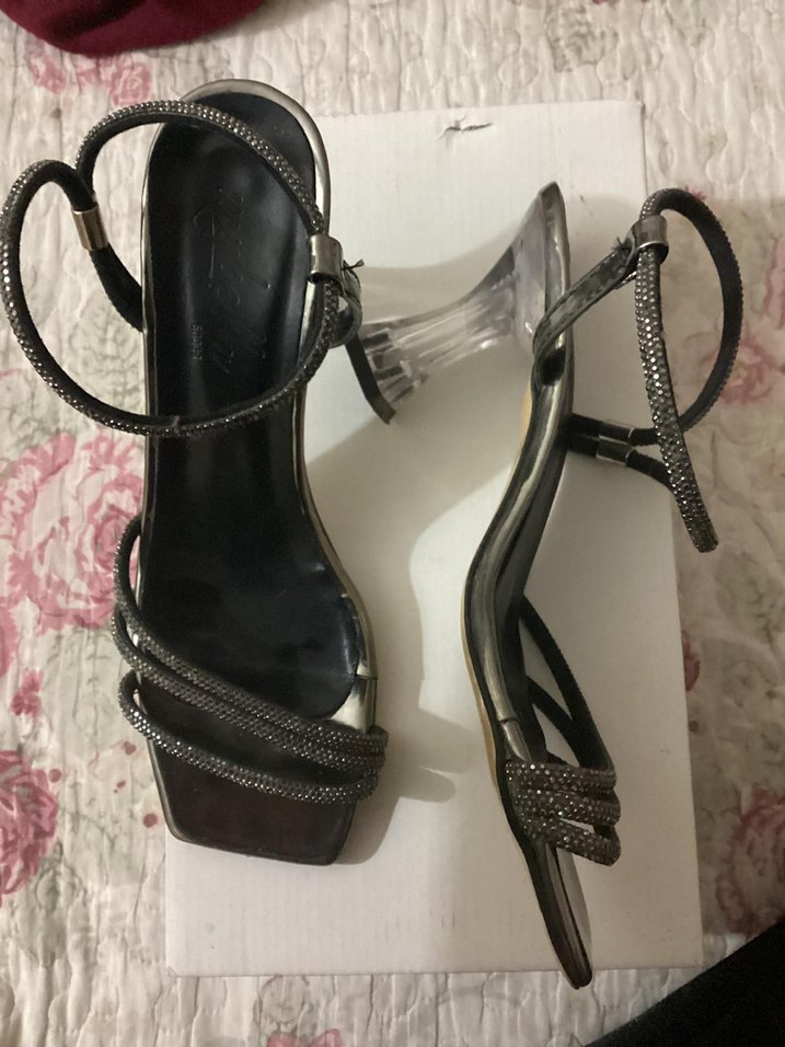 Gri parlak topuklu Kadın Ayakkabı - Görsel 3