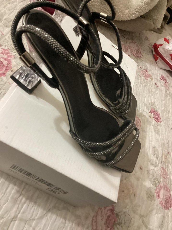 Gri parlak topuklu Kadın Ayakkabı - Görsel 2