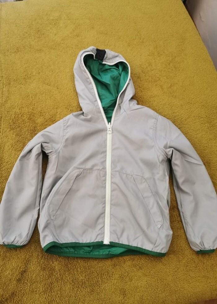 Benetton çift taraflı yağmurluk 4 yaş  - Görsel 3