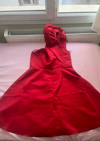 42 Beden Kırmızı Omuz Detaylı Tek Kol Kısa Kadın Elbise