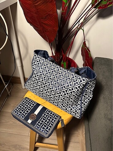 Tommy Hilfiger Tommy canta ve cuzdan