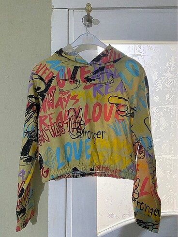 Yazı baskılı Renkli Kapüşonlu Crop Sweatshirt
