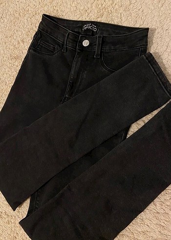 Defacto skinny jean siyah DeFacto likralıdır