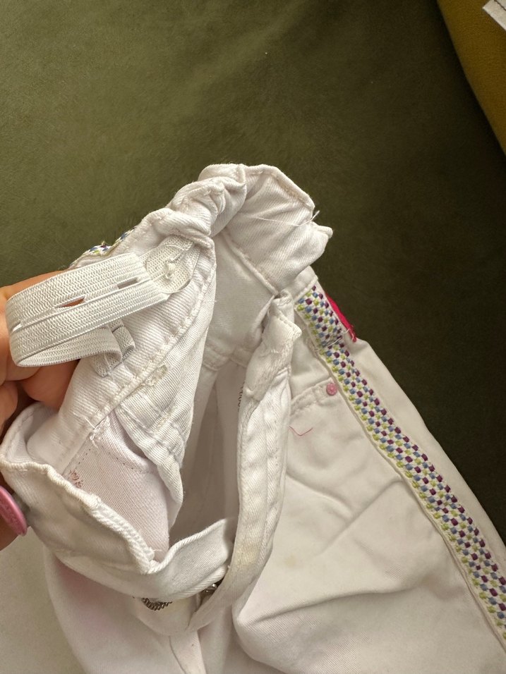 Beyaz Pamuklu Kemerli Kız Şortu - Görsel 3