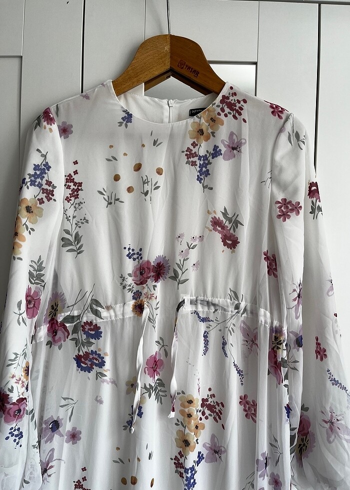 Beyaz yazlık elbise - Görsel 4