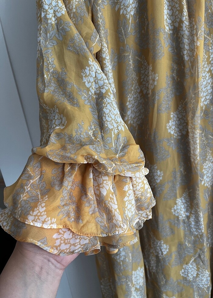 Kevser sarıoğlu özel gün elbisesi - Görsel 4